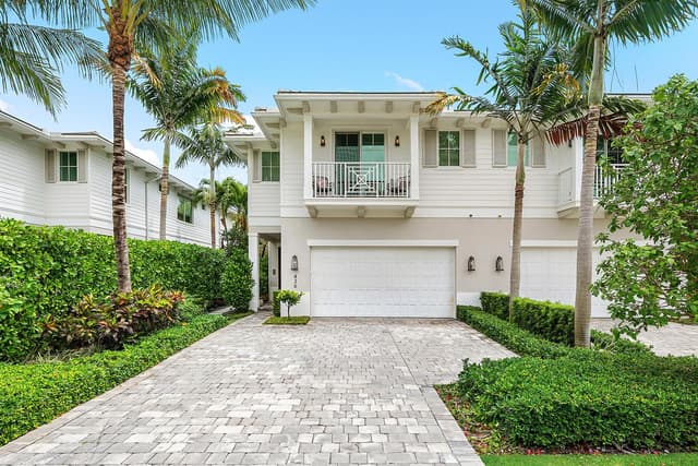 436 NE Wavecrest Way, Boca Raton FL 33432 - Boca Raton, FL - Photo 2