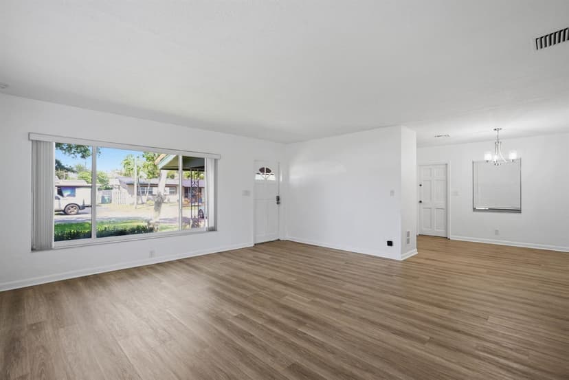 4630 NE 3rd Terrace, Oakland Park FL 33334