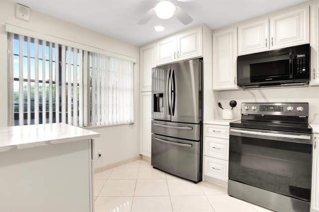 4701 Martinique Drive # K3, Coconut Creek FL 33066 - Coconut Creek, FL - Photo 3