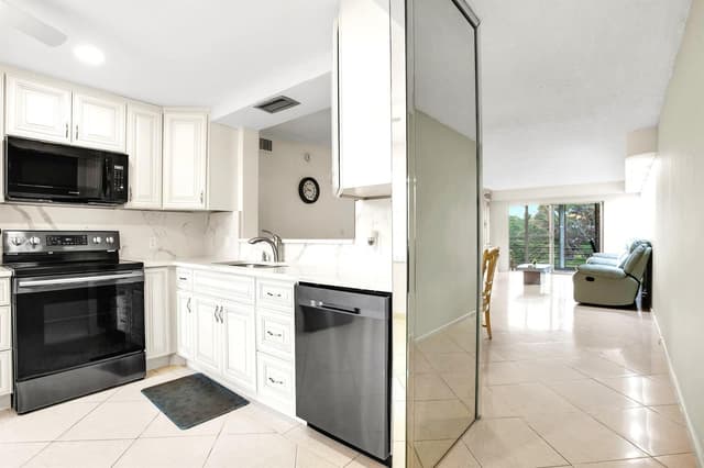4701 Martinique Drive # K3, Coconut Creek FL 33066 - Coconut Creek, FL - Photo 5