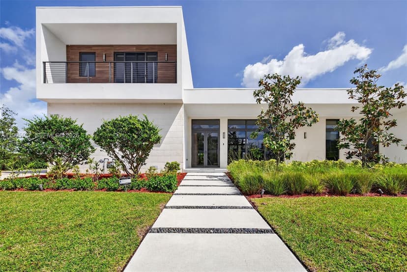 16709 Botaniko Drive North, Weston FL 33326