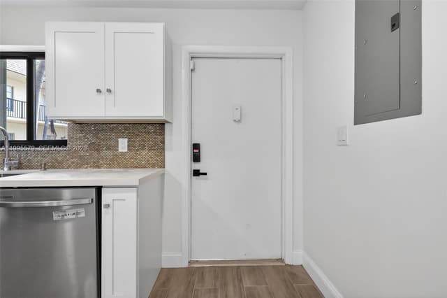 275 Gate Rd # 104, Hollywood FL 33024 - Hollywood, FL - Photo 3