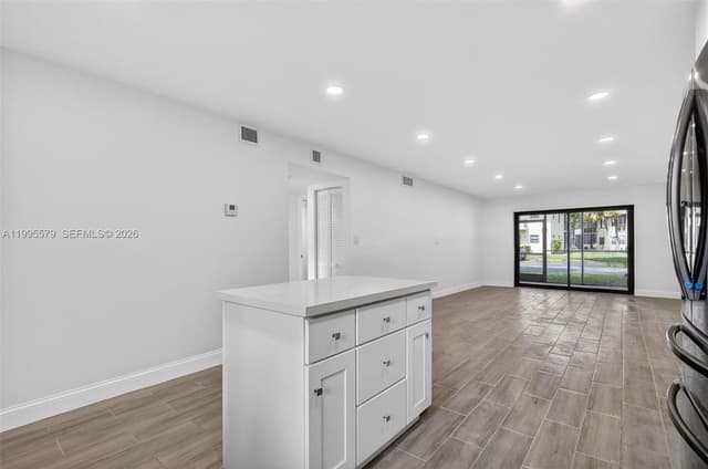 275 Gate Rd # 104, Hollywood FL 33024 - Hollywood, FL - Photo 5