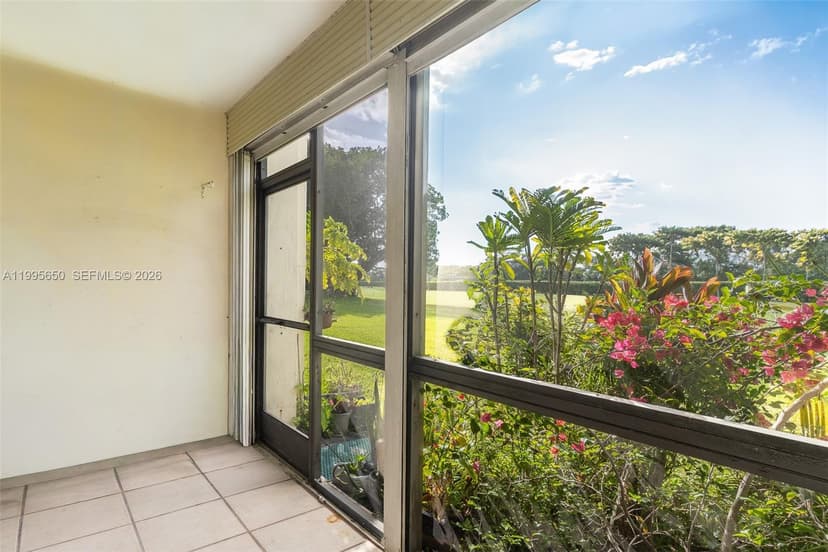 9820 S Hollybrook Lake Dr # 106, Pembroke Pines FL 33025
