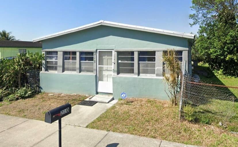 210 SW 12th Avenue SW, South Bay FL 33493