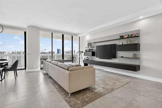 1000 ISLAND BL # 3107, Aventura FL 33160 - Aventura, FL - Photo 2