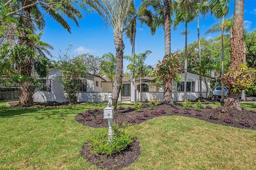 17050 SW 83rd Ave, Palmetto Bay FL 33157