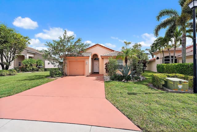 8193 Pelican Harbour Drive, Lake Worth FL 33467 - Lake Worth, FL - Photo 3