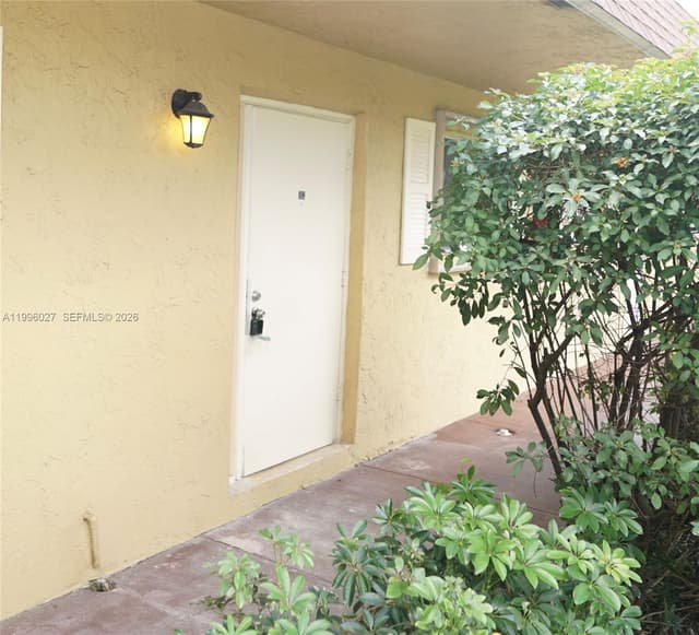10722 La Placida Dr # B2, Coral Springs FL 33065 - Coral Springs, FL - Photo 2