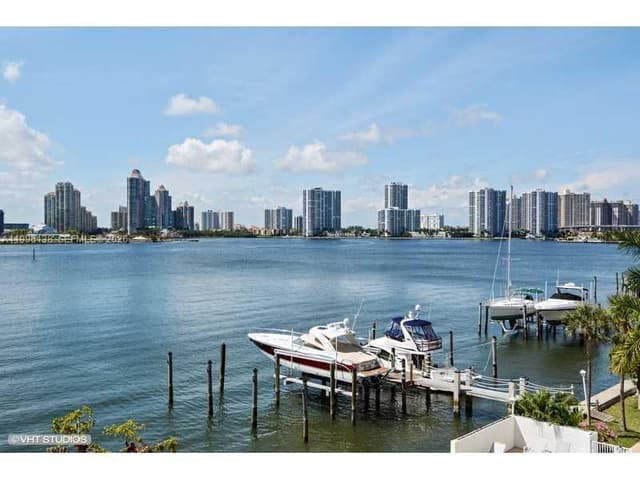 17878 N BAY RD # 307, Sunny Isles Beach FL 33160 - Sunny Isles Beach, FL - Photo 2