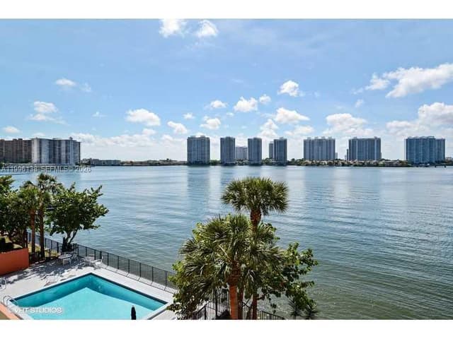 17878 N BAY RD # 307, Sunny Isles Beach FL 33160 - Sunny Isles Beach, FL - Photo 3