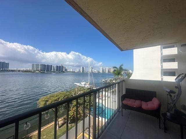 17878 N BAY RD # 307, Sunny Isles Beach FL 33160 - Sunny Isles Beach, FL - Photo 5