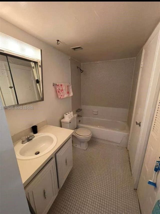 496 NW 165th St Rd # 611, Miami FL 33169 - Miami, FL - Photo 5
