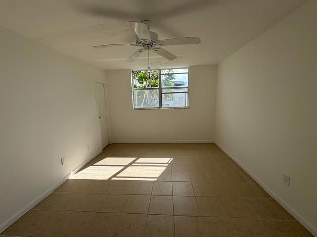 2850 Somerset Drive # 208l, Lauderdale Lakes FL 33311 - Lauderdale Lakes, FL - Photo 3