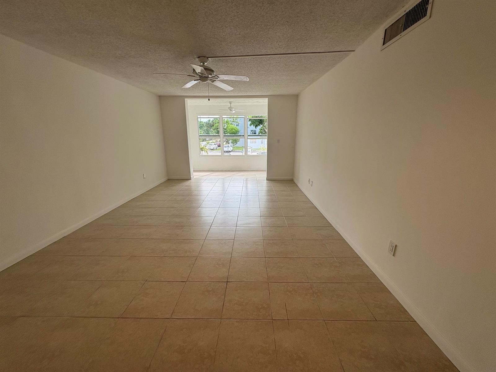 2850 Somerset Drive # 208l, Lauderdale Lakes FL 33311 - Lauderdale Lakes, FL - Photo 1