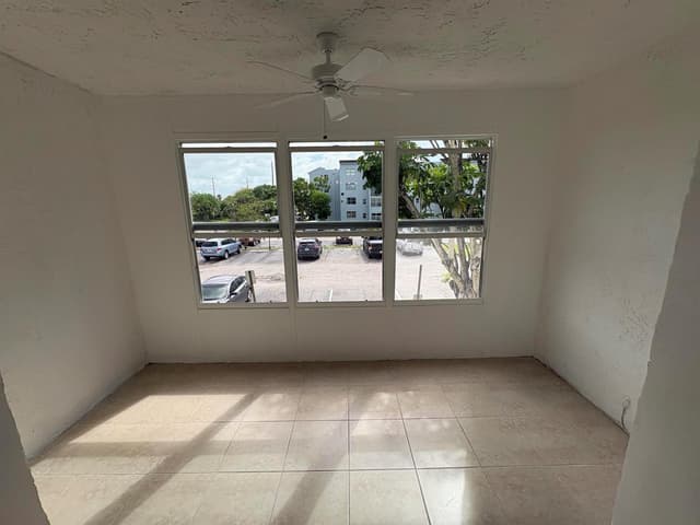 2850 Somerset Drive # 208l, Lauderdale Lakes FL 33311 - Lauderdale Lakes, FL - Photo 4