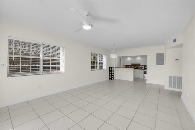 462 Golden Isles Dr # 210, Hallandale Beach FL 33009 - Hallandale Beach, FL - Photo 4