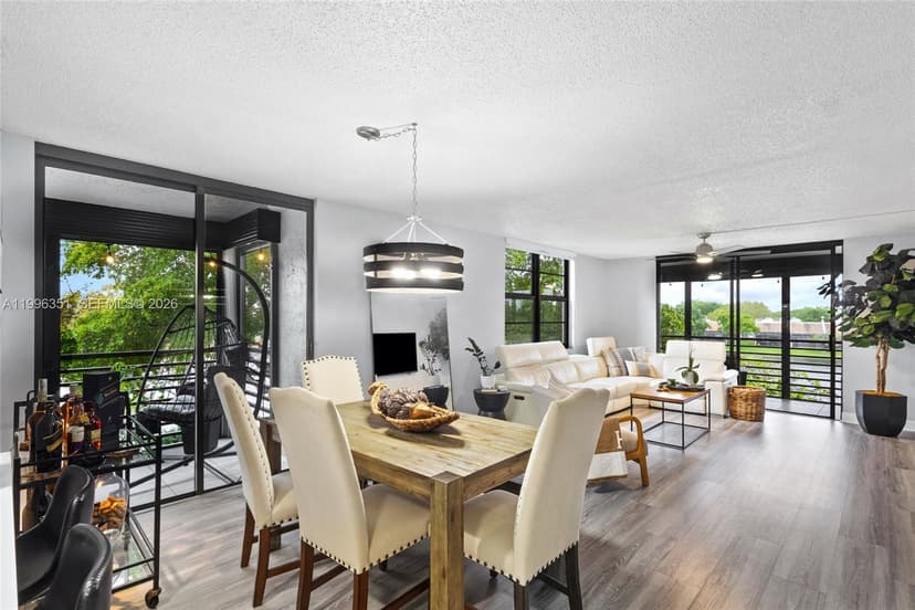 1101 Colony Point Cir # 301, Pembroke Pines FL 33026