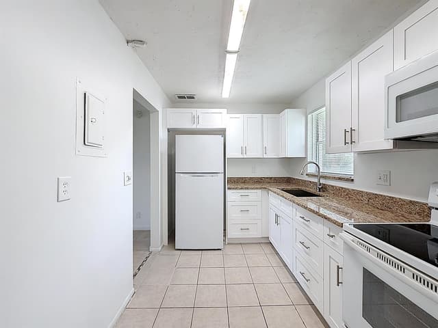 235 Lake Dora Drive # 235, West Palm Beach FL 33411 - West Palm Beach, FL - Photo 6