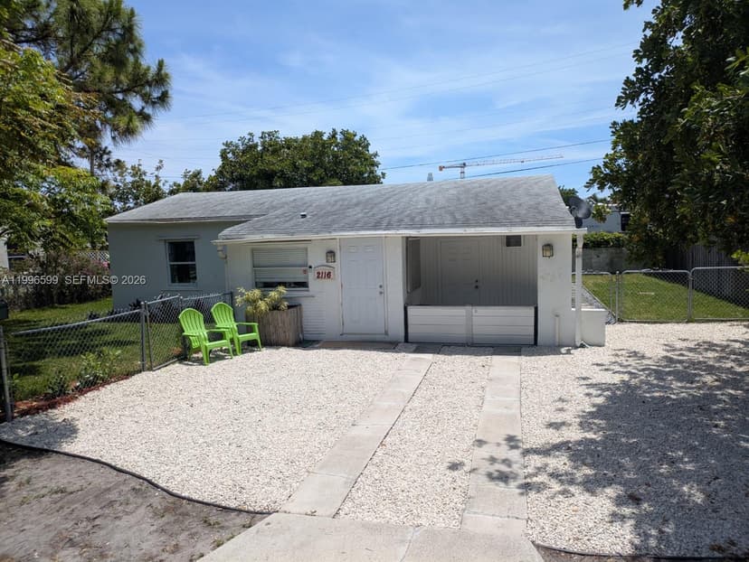 2116 Monroe Ter, Hollywood FL 33020