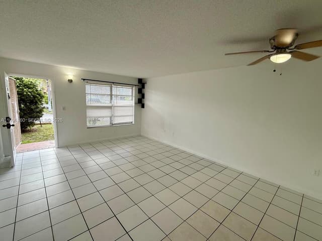 291 NW 177th St # 107, Miami Gardens FL 33169 - Miami Gardens, FL - Photo 3