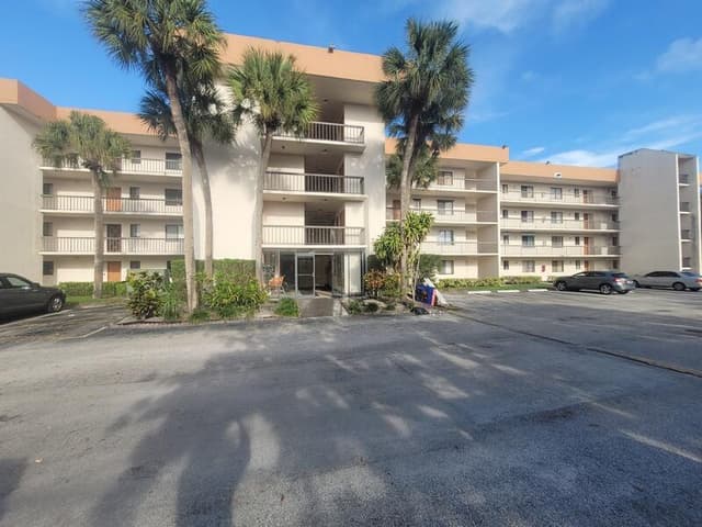 5917 Via Vermilya # 206, Lake Worth FL 33462 - Lake Worth, FL - Photo 3