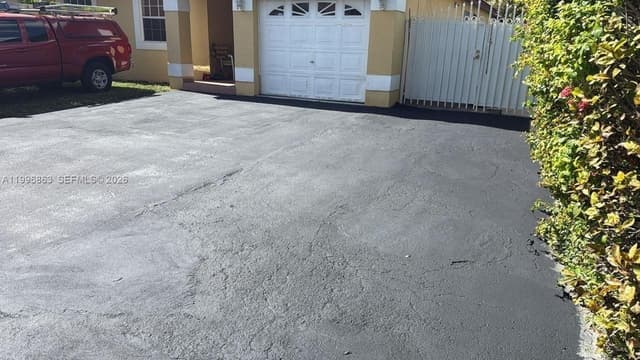 19712 NW 82nd Pl, Hialeah FL 33015 - Hialeah, FL - Photo 4