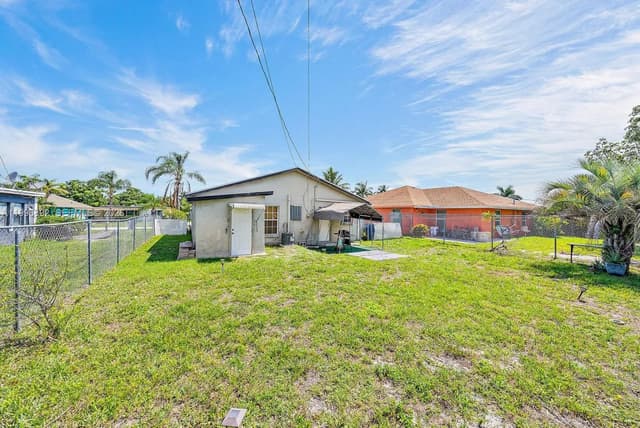 1303 W 6th St, Riviera Beach FL 33404 - Riviera Beach, FL - Photo 2