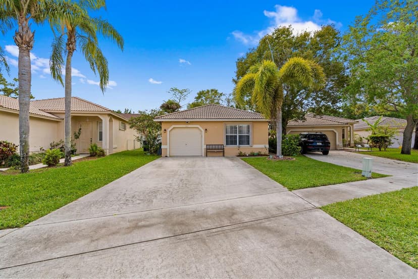 121 Prestige Drive, Royal Palm Beach FL 33411