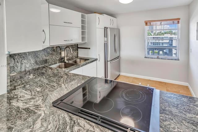 3199 S Ocean Dr # 406, Hallandale Beach FL 33009 - Hallandale Beach, FL - Photo 3