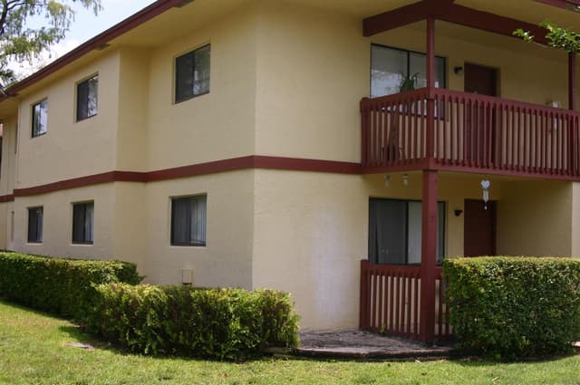 2070 NW 43rd Terrace Apt 3, Lauderhill FL 33313 - Lauderhill, FL - Photo 2