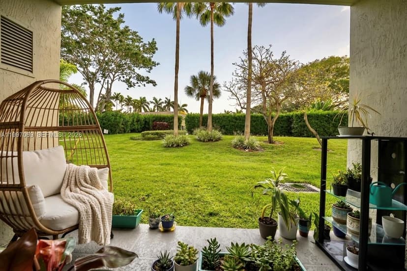 27 Royal Palm Way # 102, Boca Raton FL 33432
