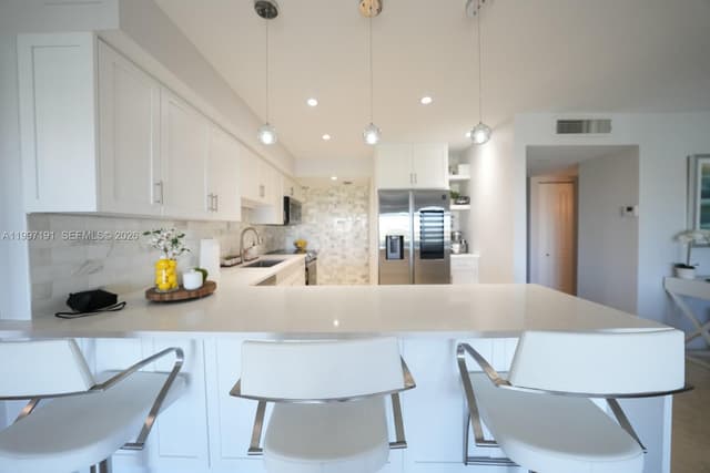 200 Diplomat Pkwy # 827, Hallandale Beach FL 33009 - Hallandale Beach, FL - Photo 4