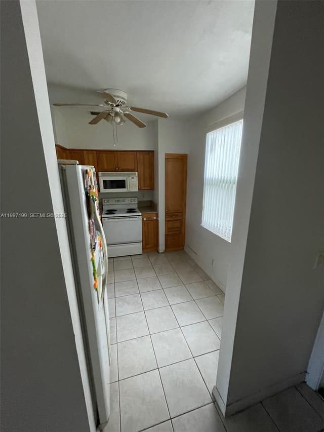 870 NE 212th Ter # 3, Miami FL 33179 - Miami, FL - Photo 3