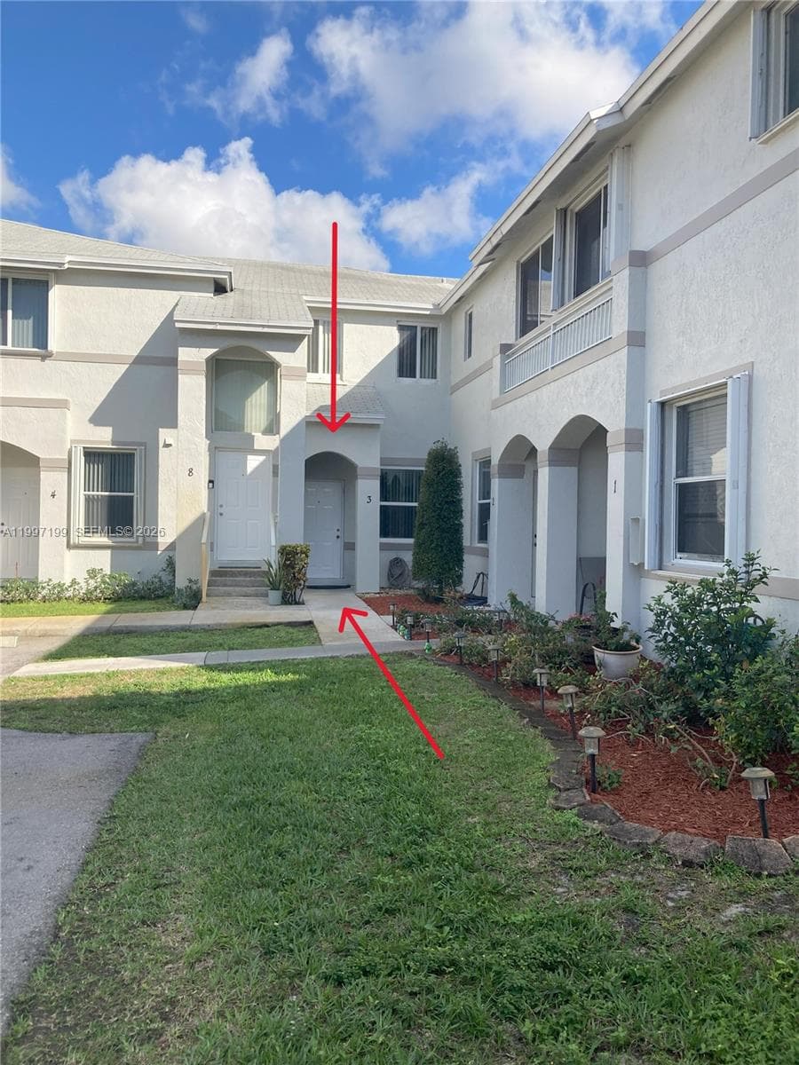 870 NE 212th Ter # 3, Miami FL 33179 - Miami, FL - Photo 1