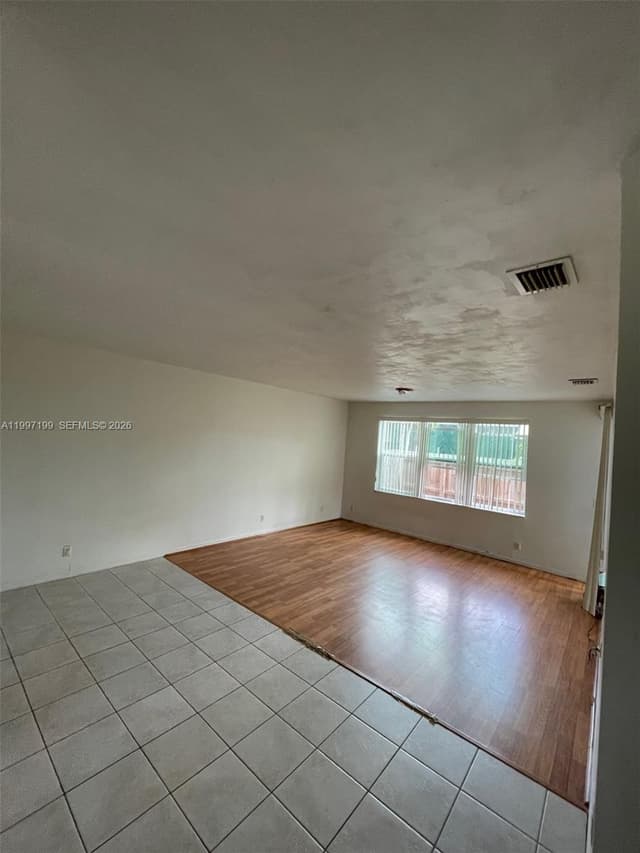 870 NE 212th Ter # 3, Miami FL 33179 - Miami, FL - Photo 4