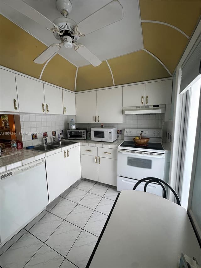 1445 Atlantic Shores Blvd # 307, Hallandale Beach FL 33009 - Hallandale Beach, FL - Photo 3