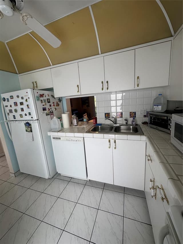 1445 Atlantic Shores Blvd # 307, Hallandale Beach FL 33009 - Hallandale Beach, FL - Photo 4
