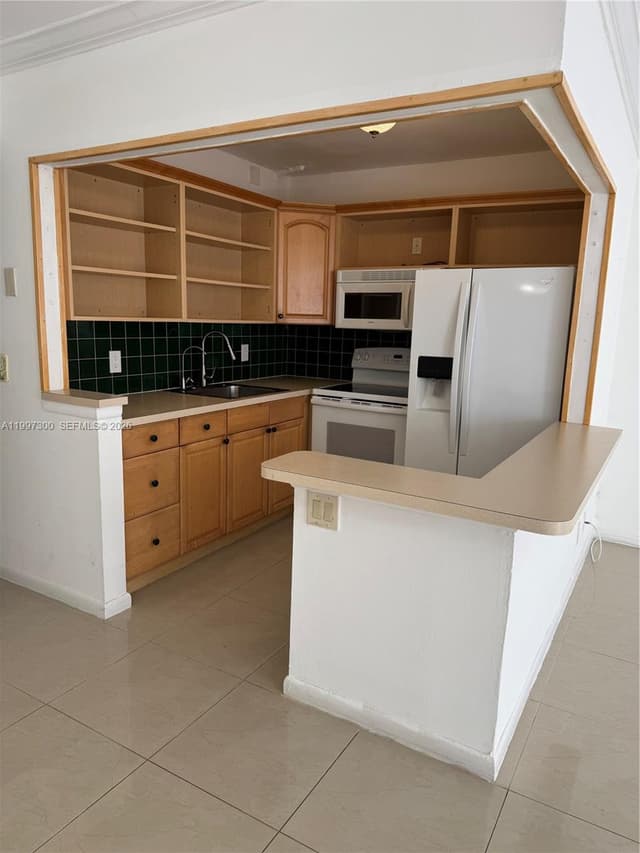 162 Westbury J # 162, Deerfield Beach FL 33442 - Deerfield Beach, FL - Photo 2