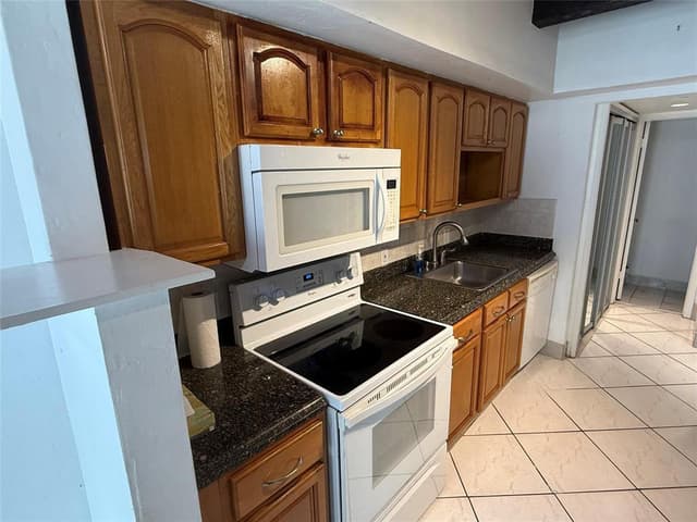 19428 NE 26th Avenue # 103b, Miami FL 33180 - Miami, FL - Photo 5