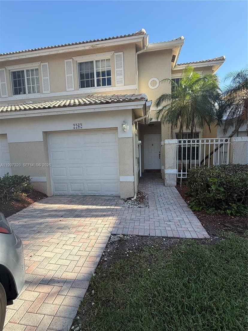 2262 NW 171st Ter, Pembroke Pines FL 33028