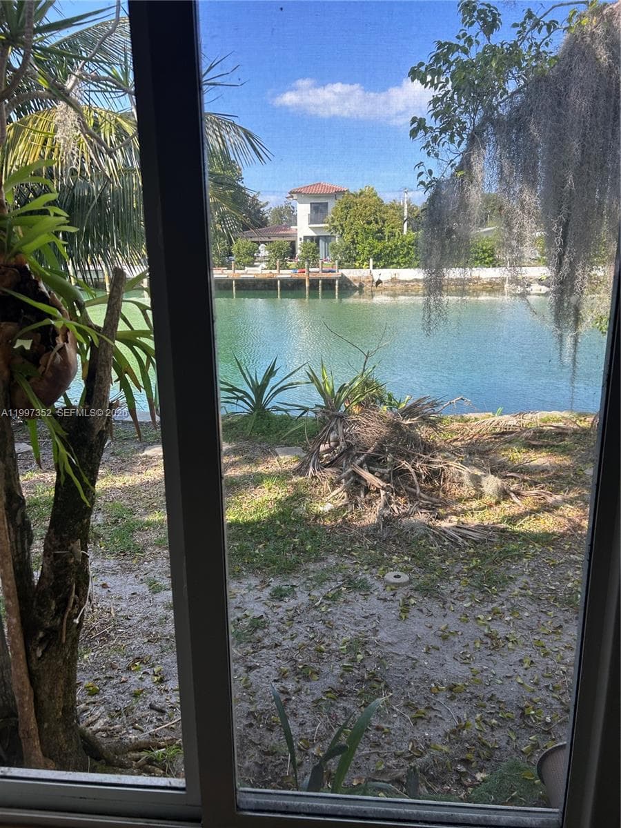 1795 Calais Dr # 4, Miami Beach FL 33141