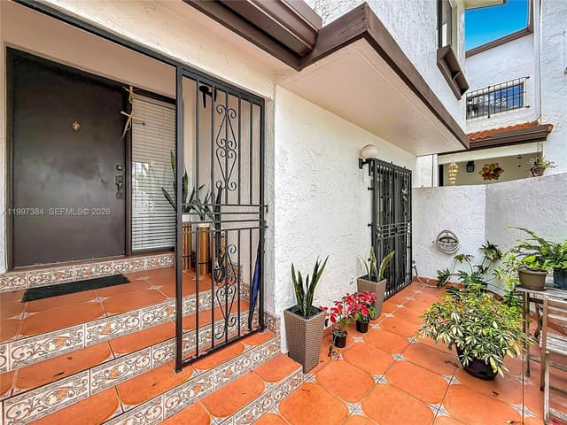 1291 SW 124th Ct # B, Miami FL 33184 - Miami, FL - Photo 3