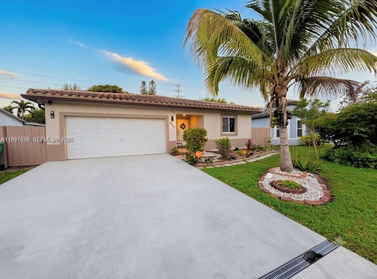 2720 NW 11th St, Fort Lauderdale FL 33311