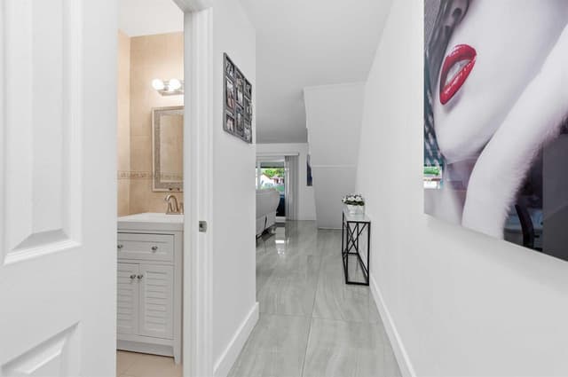 10875 NW 29th Manor # 8, Sunrise FL 33322 - Sunrise, FL - Photo 5