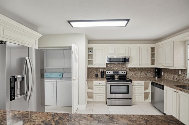12215 Royal Palm Boulevard # 4q, Coral Springs FL 33065 - Coral Springs, FL - Photo 3