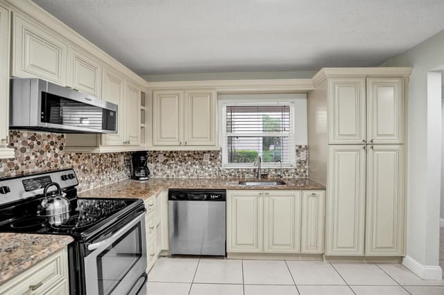 12215 Royal Palm Boulevard # 4q, Coral Springs FL 33065 - Coral Springs, FL - Photo 5