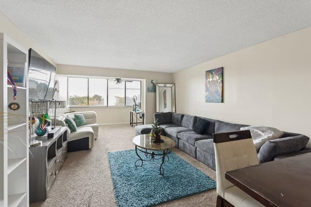 8030 Hampton Boulevard # 404, North Lauderdale FL 33068 - North Lauderdale, FL - Photo 3