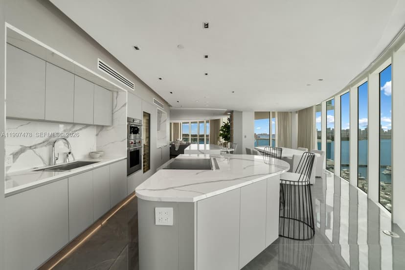 1000 S Pointe Dr # 901, Miami Beach FL 33139