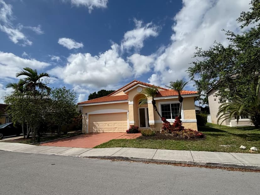 16307 NW 17th Ct, Pembroke Pines FL 33028